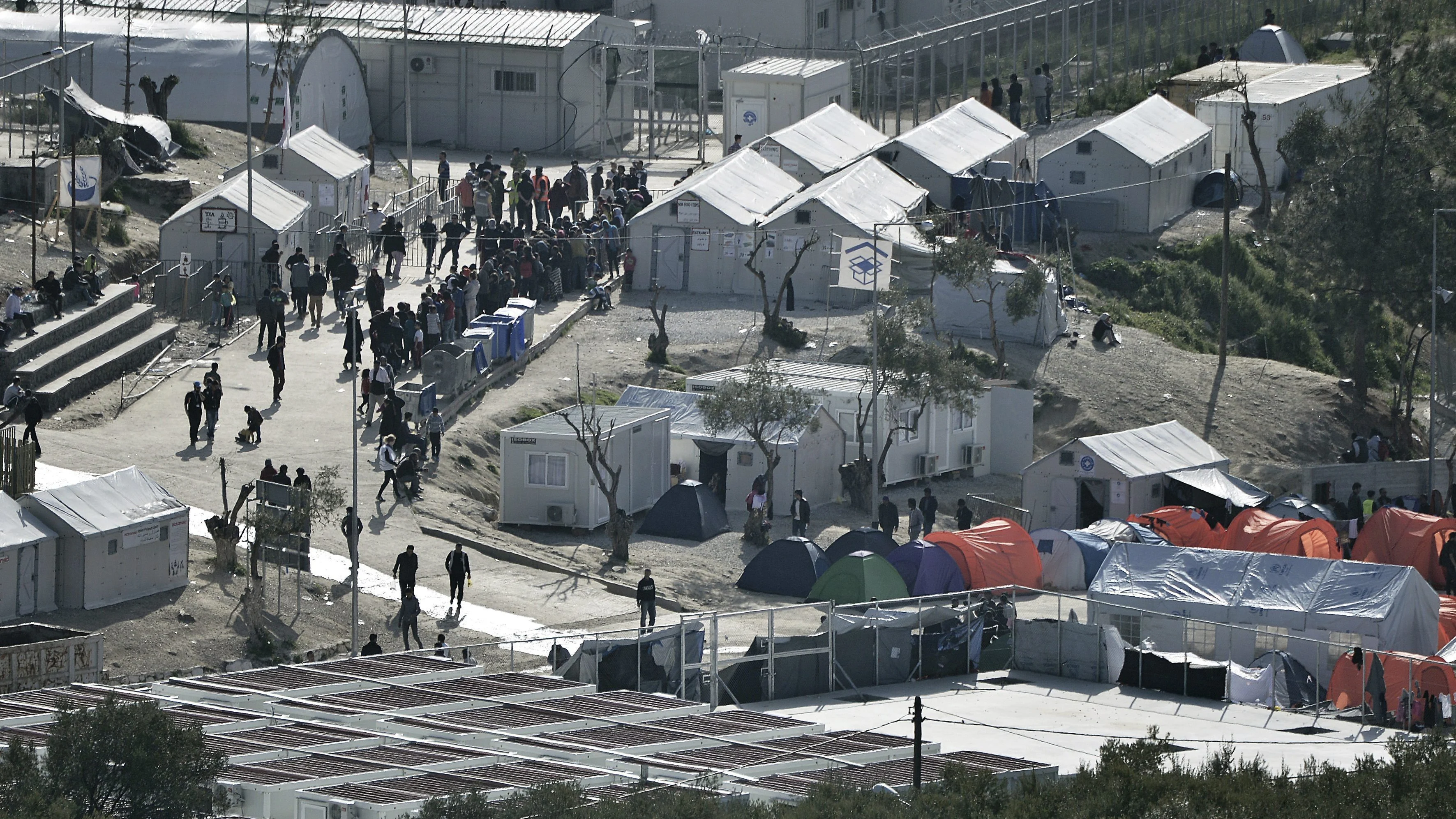 Vista general de un campamento para refugiados en la isla de Lesbos, Grecia.