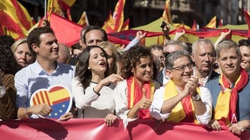 Albert Rivera, Inés Arrimadas, la ministra de Sanidad, Dolors Monserrat; y el delegado del Gobierno en Cataluña, Enric Millo