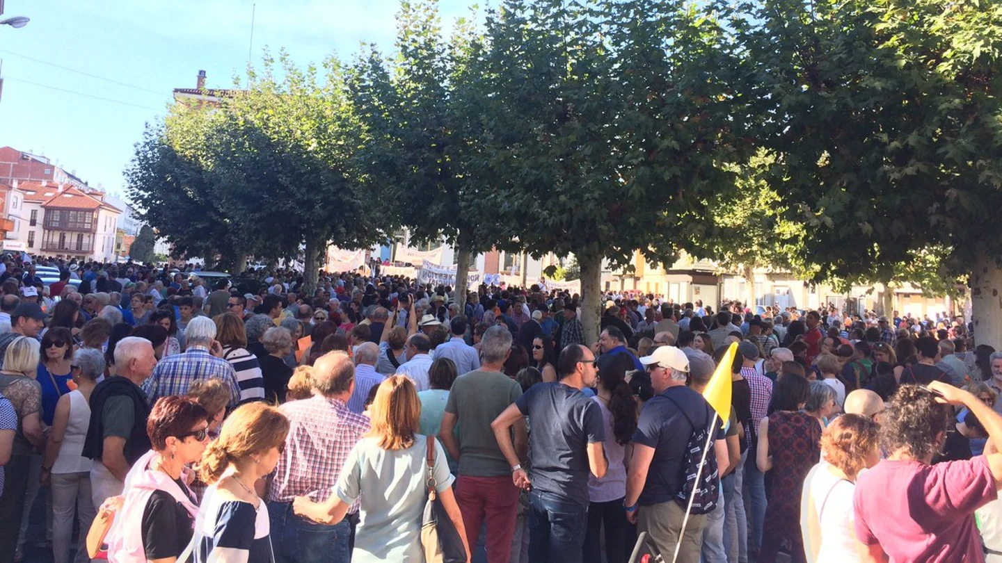 Multitudinaria marcha contra la reforma de la Ley de Salud de Galicia Multitudinaria marcha contra la reforma de la Ley de Salud de Galicia