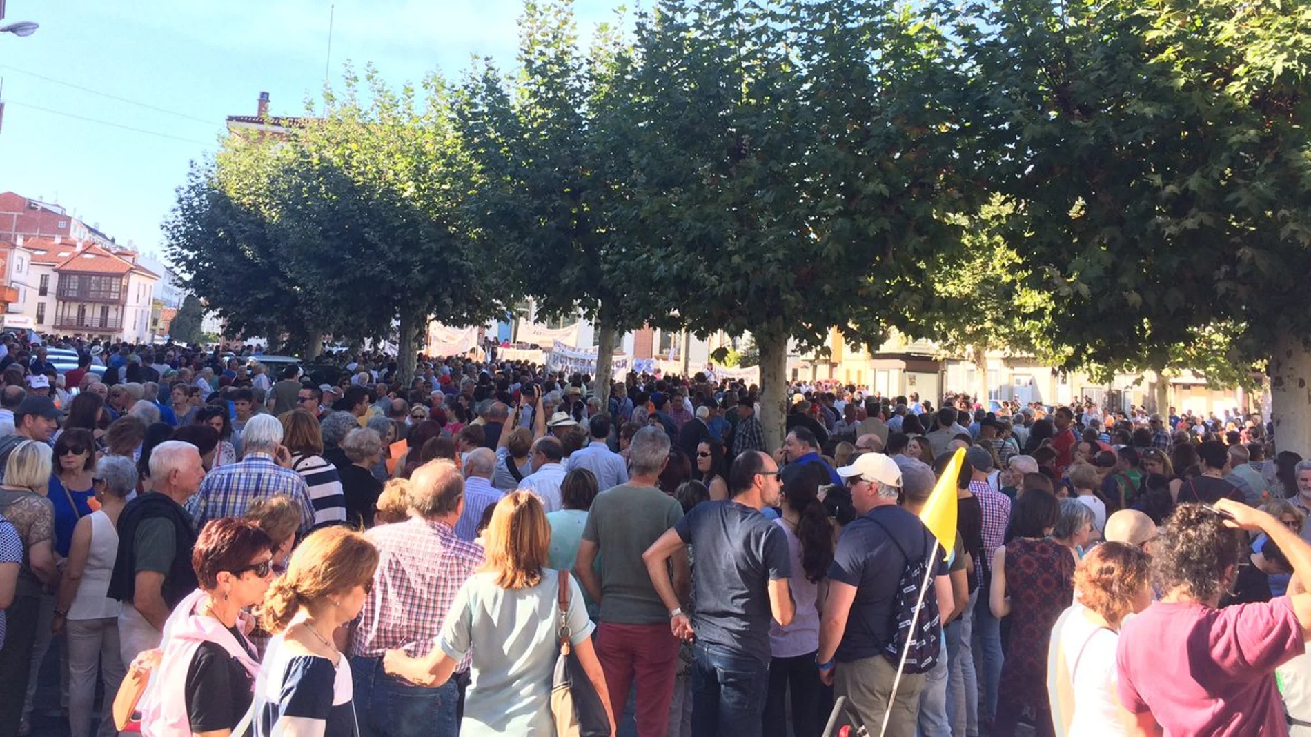 Multitudinaria marcha contra la reforma de la Ley de Salud de Galicia