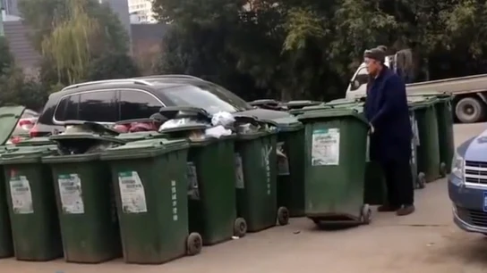 La venganza del basurero MAL APARCAMIENTO