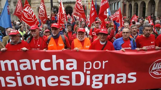 Pensionistas manifestándose por su situación actual. Castellón