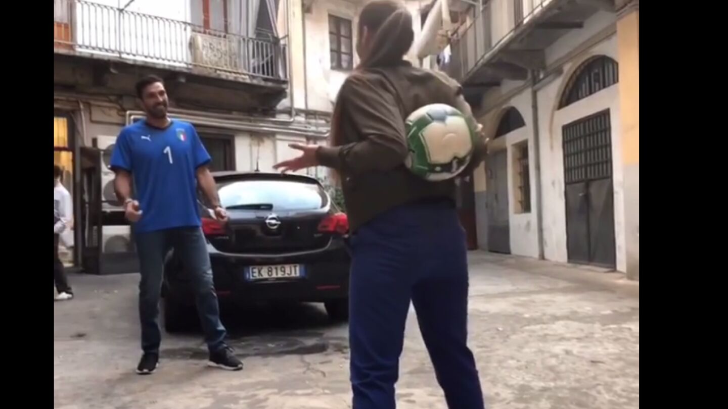 Una freestyle reta a Buffon