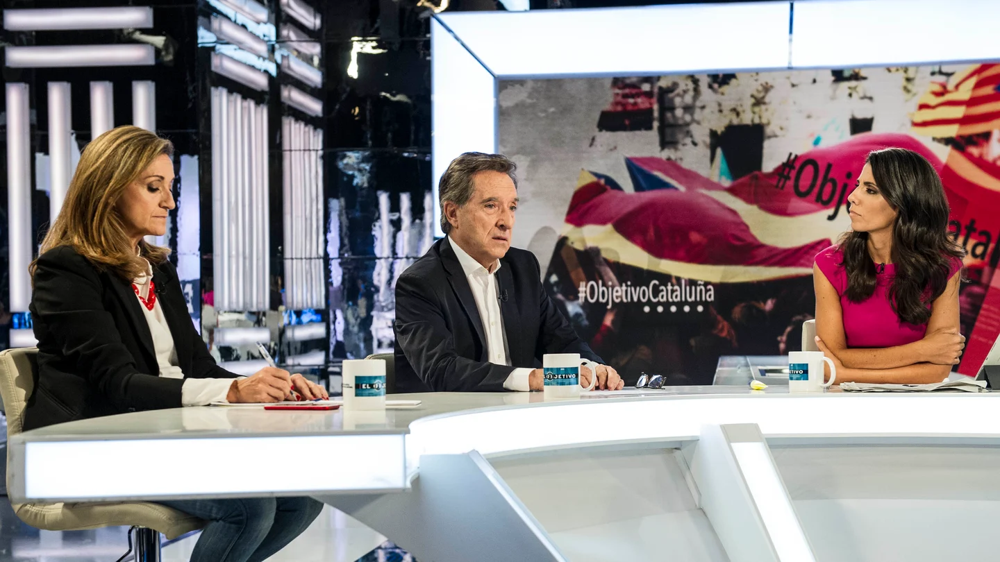 Iñaki Gabilondo junto a Esther Vera y Ana Pastor en El Objetivo Iñaki Gabilondo junto a Esther Vera y Ana Pastor en El Objetivo