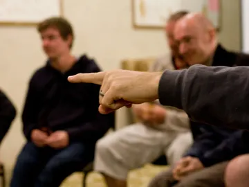 ¿Por qué en algunas ocasiones se culpa a la víctima de un delito de lo que le ha ocurrido? ¿Por qué en algunas ocasiones se culpa a la víctima de un delito de lo que le ha ocurrido?