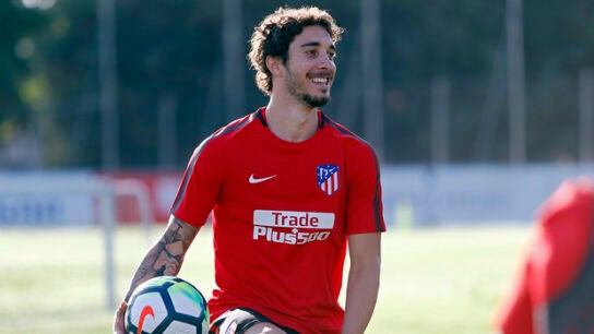 Vrsaljko sonr&iacute;e durante un entrenamiento del Atl&eacute;tico