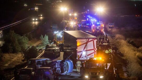 La A-7 colapsada por el accidente