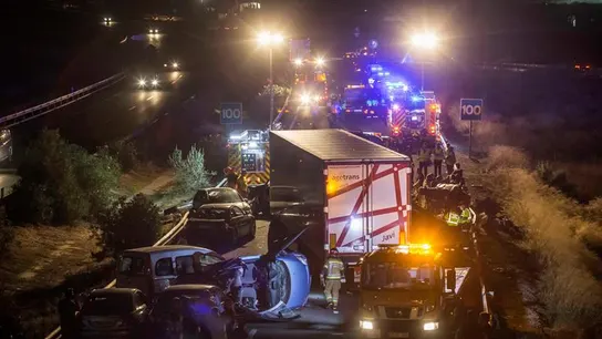 La A-7 colapsada por el accidente La A-7 colapsada por el accidente