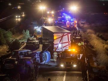 La A-7 colapsada por el accidente La A-7 colapsada por el accidente