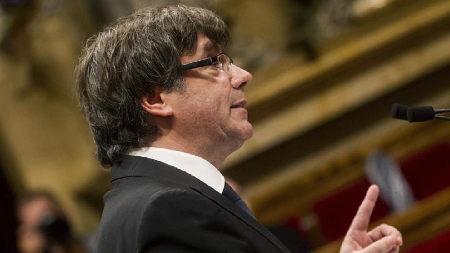 Carles Puigdemont durante su discurso en el Parlament