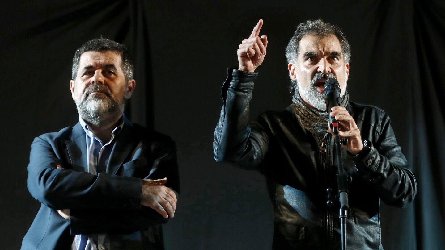 El presidente de la Asamblea Nacional Catalana (ANC), Jordi S&aacute;nchez (i) y el presidente de Omnium Cultural, Jordi Cuixart