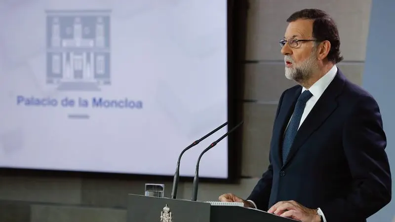 El presidente del Gobierno, Mariano Rajoy, durante su comparecencia ante los medios tras la reunión extraordinaria del Consejo de Ministros