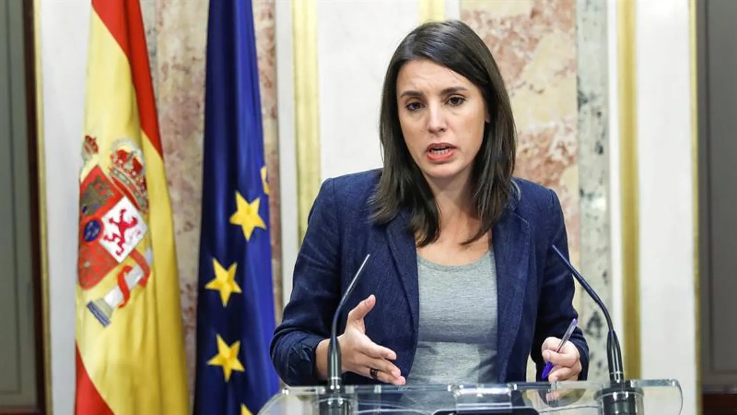 La portavoz de Unidos Podemos, Irene Montero, durante su comparecencia ante los medios en el Congreso La portavoz de Unidos Podemos, Irene Montero, durante su comparecencia ante los medios en el Congreso
