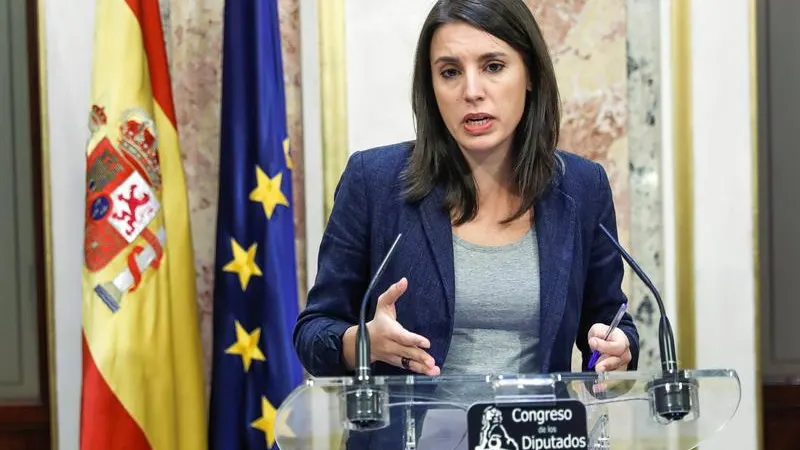La portavoz de Unidos Podemos, Irene Montero, durante su comparecencia ante los medios en el Congreso La portavoz de Unidos Podemos, Irene Montero, durante su comparecencia ante los medios en el Congreso