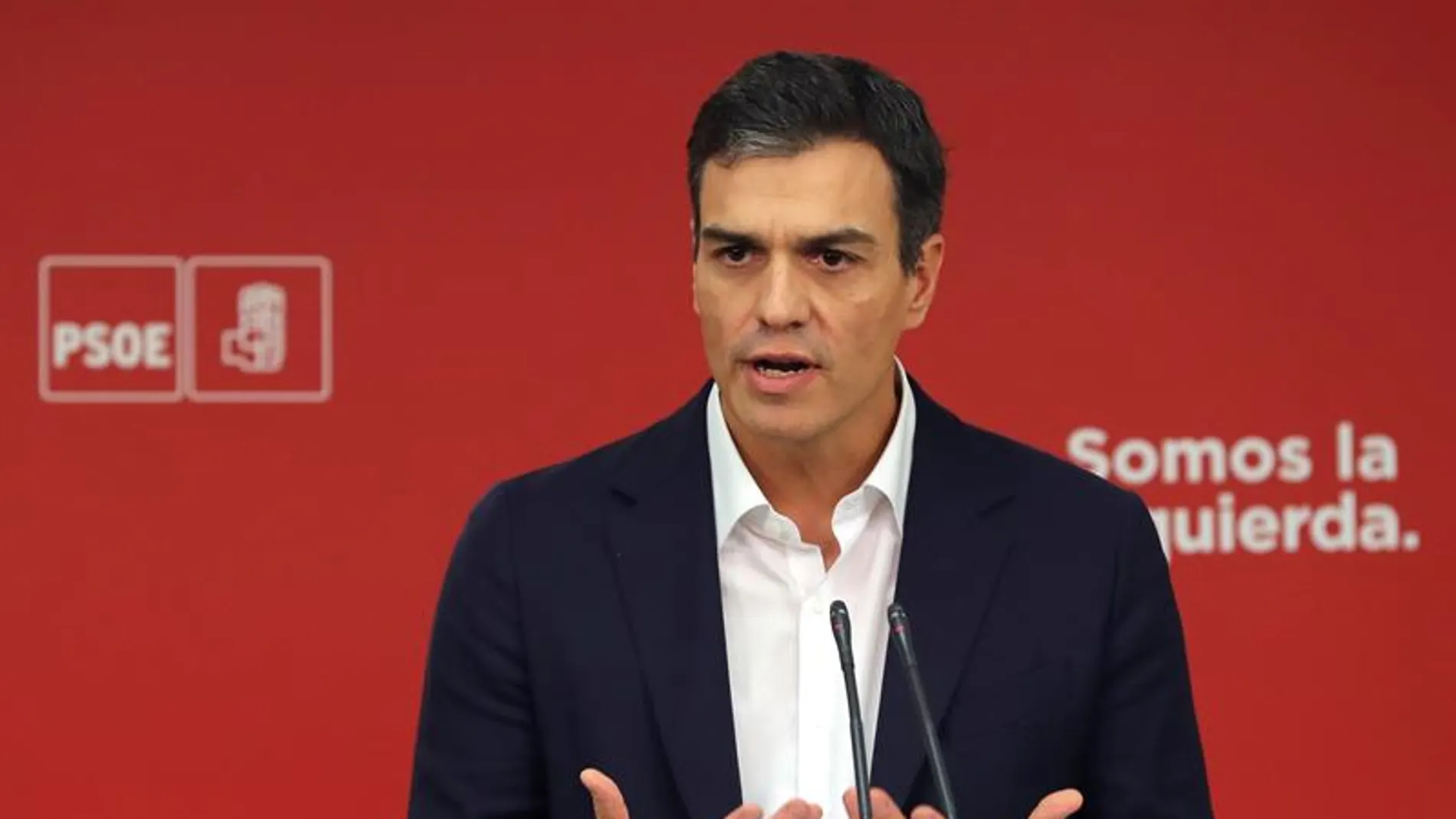 El secretario general del PSOE, Pedro Sánchez, en Ferraz para valorar las palabras de Puigdemont