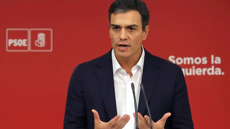 El secretario general del PSOE, Pedro Sánchez, en Ferraz para valorar las palabras de Puigdemont