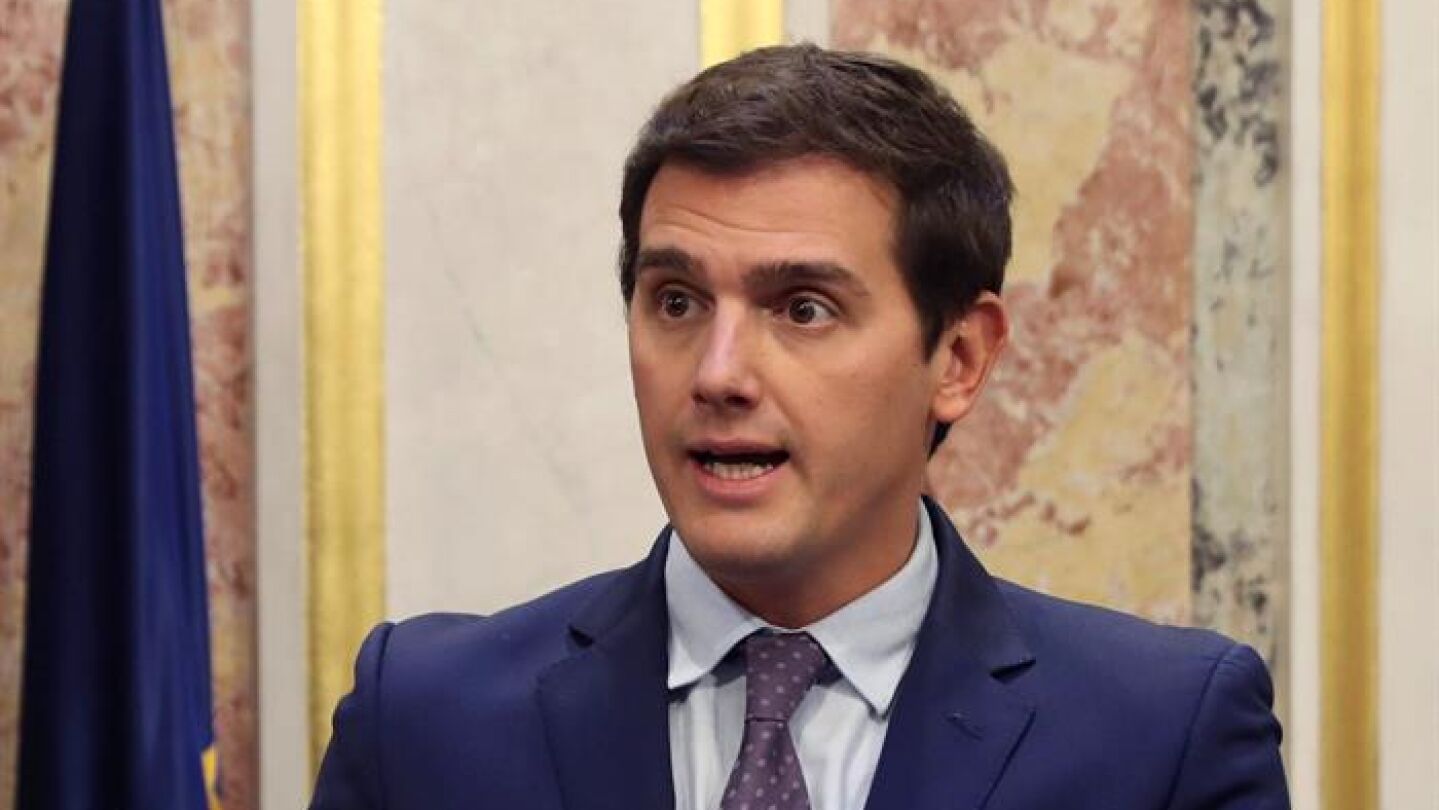 El presidente de Ciudadanos, Albert Rivera, durante su comparecencia ante los medios en el Congreso