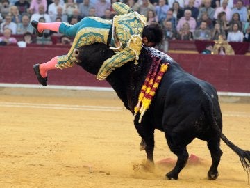 Cogida a Cayetano Rivera en Zaragoza Cogida a Cayetano Rivera en Zaragoza