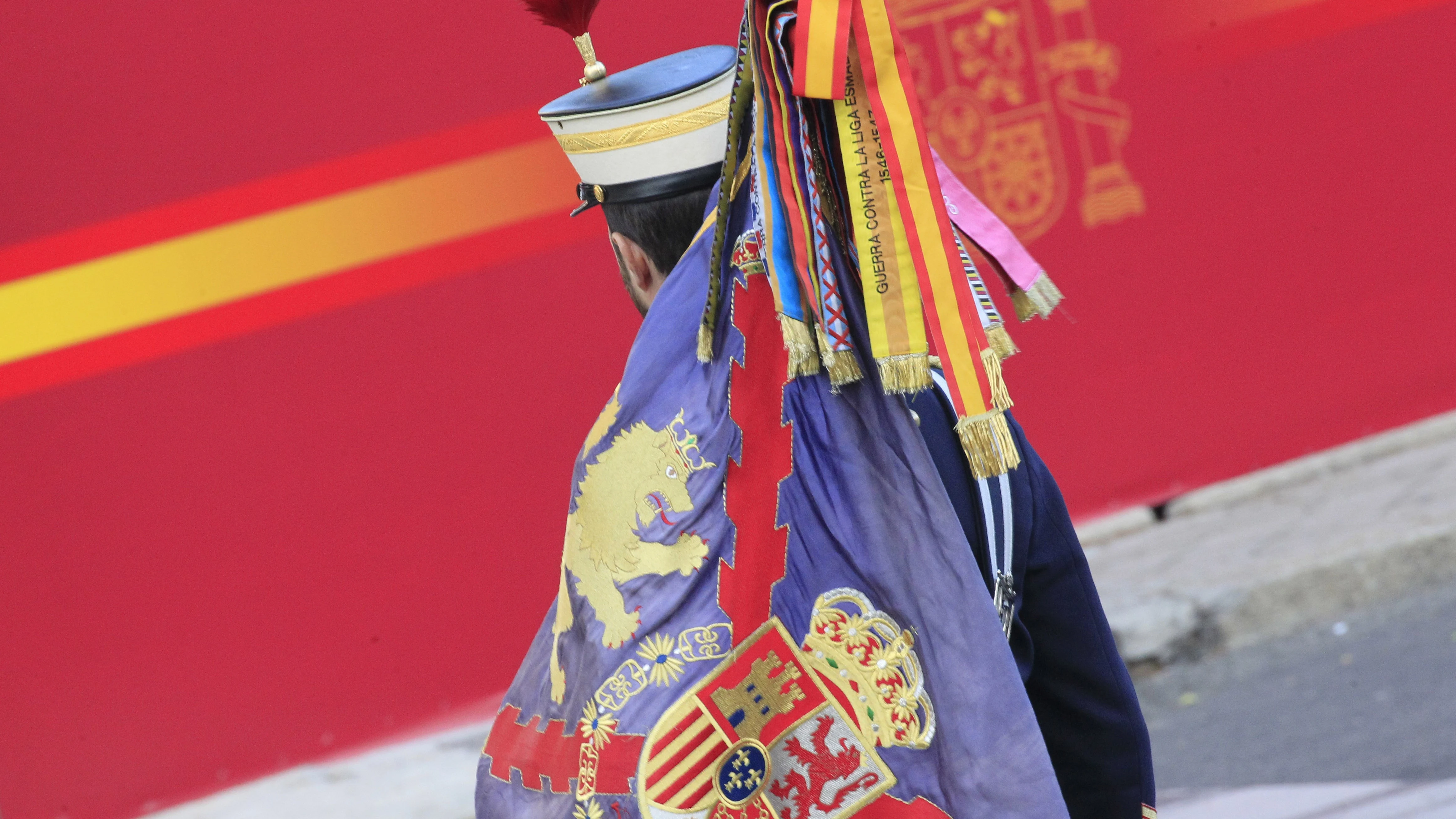 Un miembro de la Guardia Real en el Día de la Fiesta Nacional Un miembro de la Guardia Real en el Día de la Fiesta Nacional
