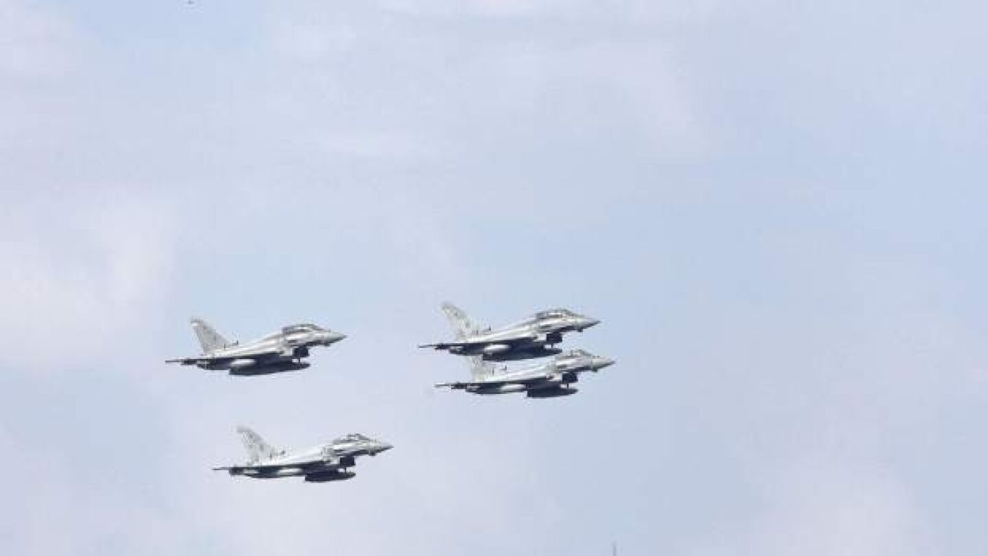 Aviones en el desfile del 12 octubre