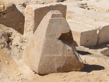 Descubierta una pirámide pequeña de granito rosado al sur de El Cairo Descubierta una pirámide pequeña de granito rosado al sur de El Cairo