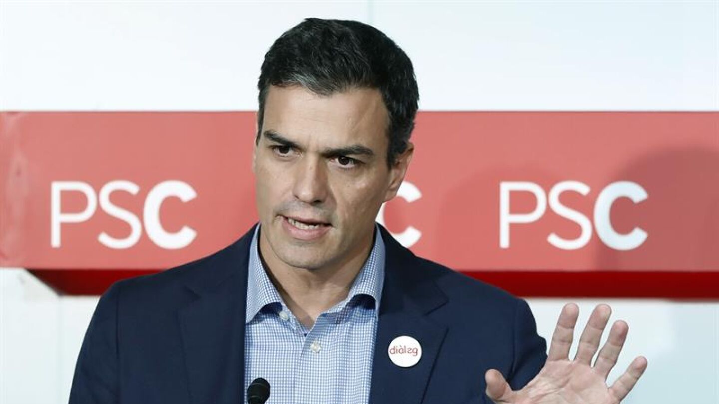 El secretario general del PSOE, Pedro S&aacute;nchez, durante una rueda de prensa 