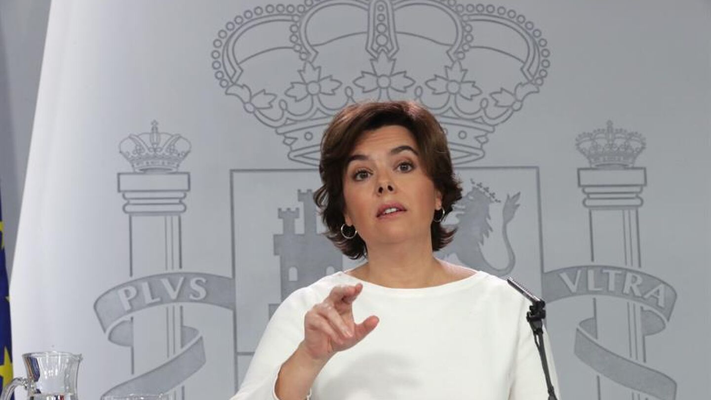 La vicepresidenta del Gobierno, Soraya S&aacute;enz de Santamar&iacute;a, durante una rueda de prensa posterior al Consejo de Ministros