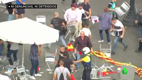 Varios grupos ultra protagonizan una batalla campal en Barcelona Varios grupos ultra protagonizan una batalla campal en Barcelona