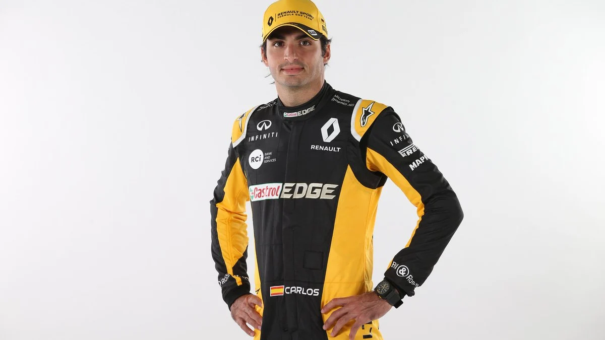 Carlos Sainz viste de Renault