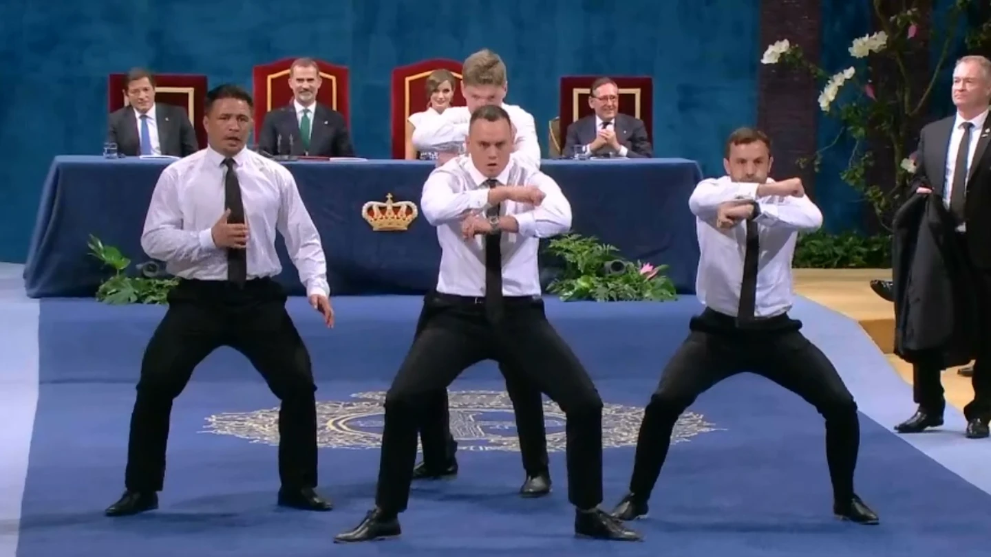 Los jugadores de los All Blacks interpretan la haka en los Princesa de Asturias Los jugadores de los All Blacks interpretan la haka en los Princesa de Asturias