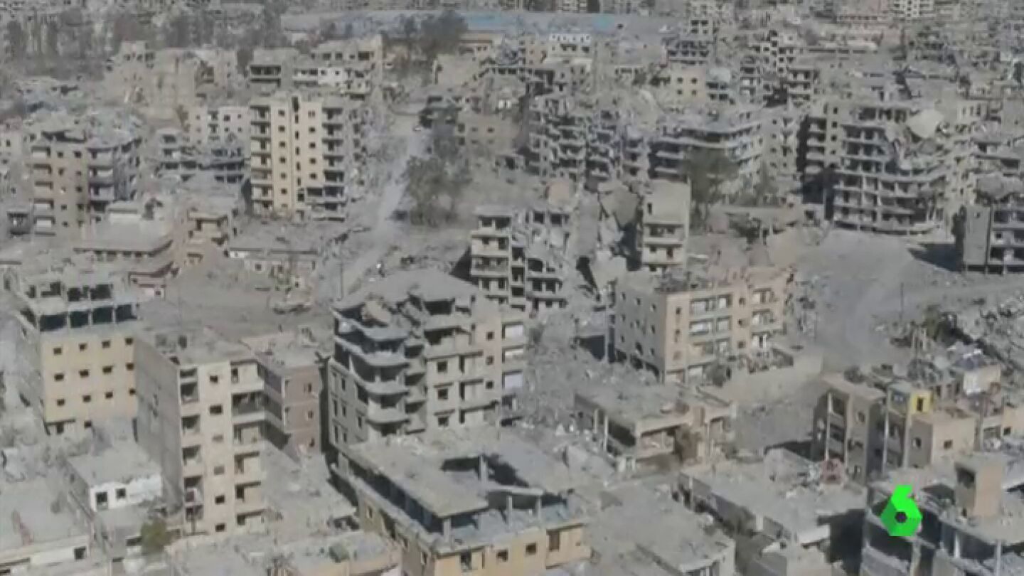Un dron muestra la devastaci&oacute;n en Raqqa, la ciudad que fue basti&oacute;n del ISIS en Siria