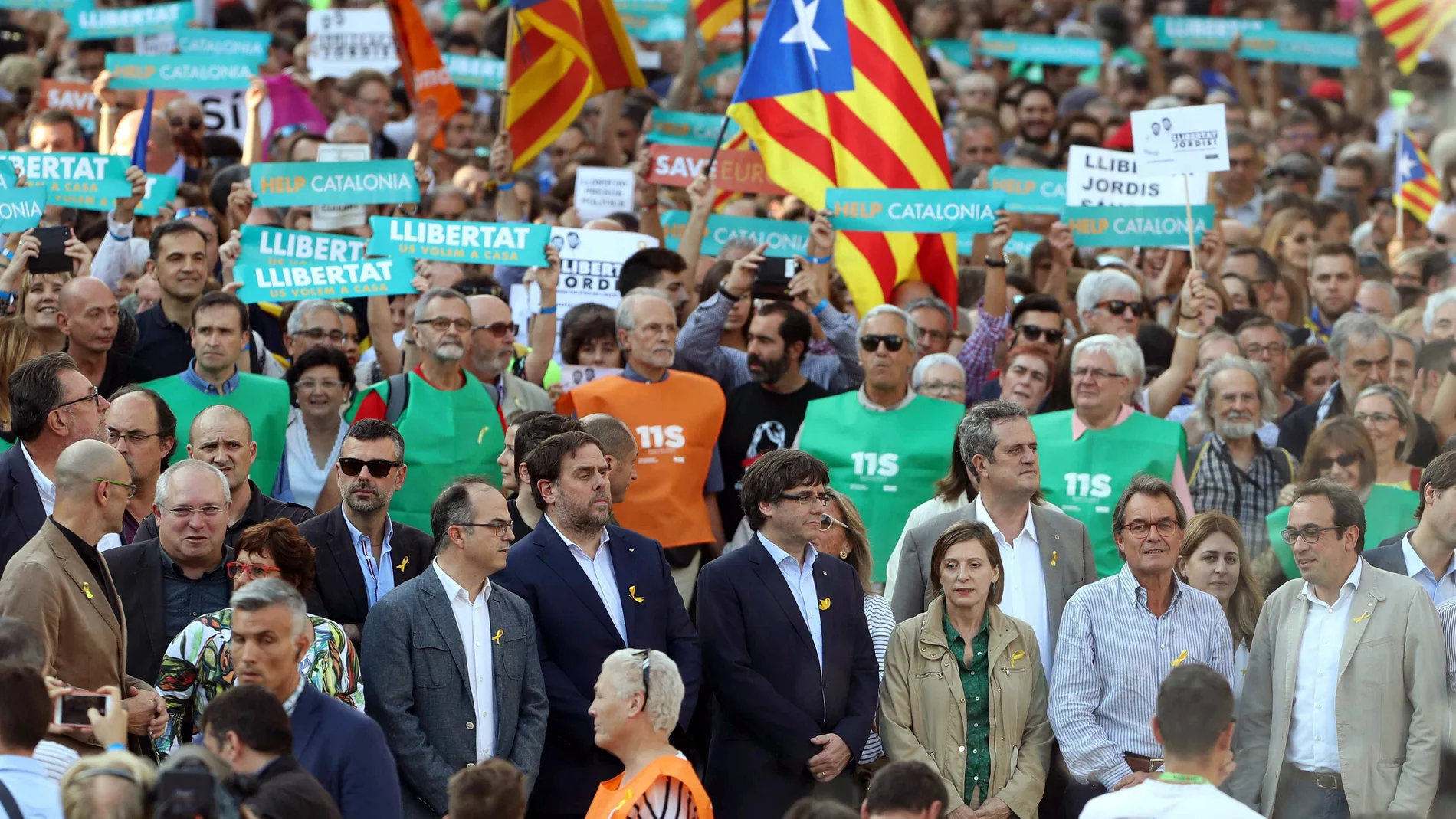 Manifestación para pedir la libertad de Jordi Sànchez y Jordi Cuixart