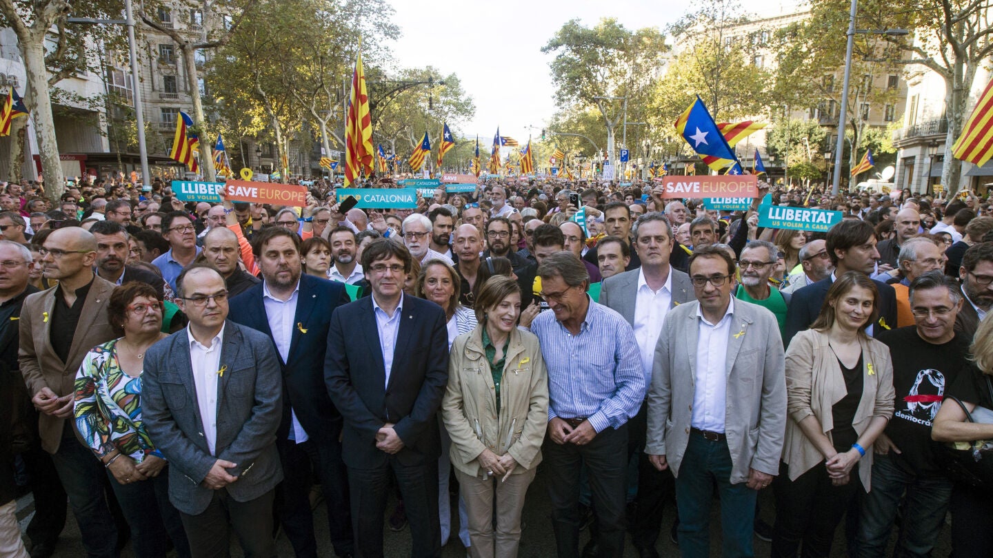 El Govern asiste a la manifestaci&oacute;n por la liberaci&oacute;n de los 'Jordis'