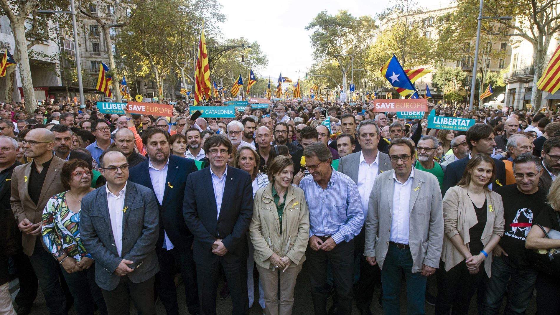 El Govern asiste a la manifestación por la liberación de los 'Jordis'
