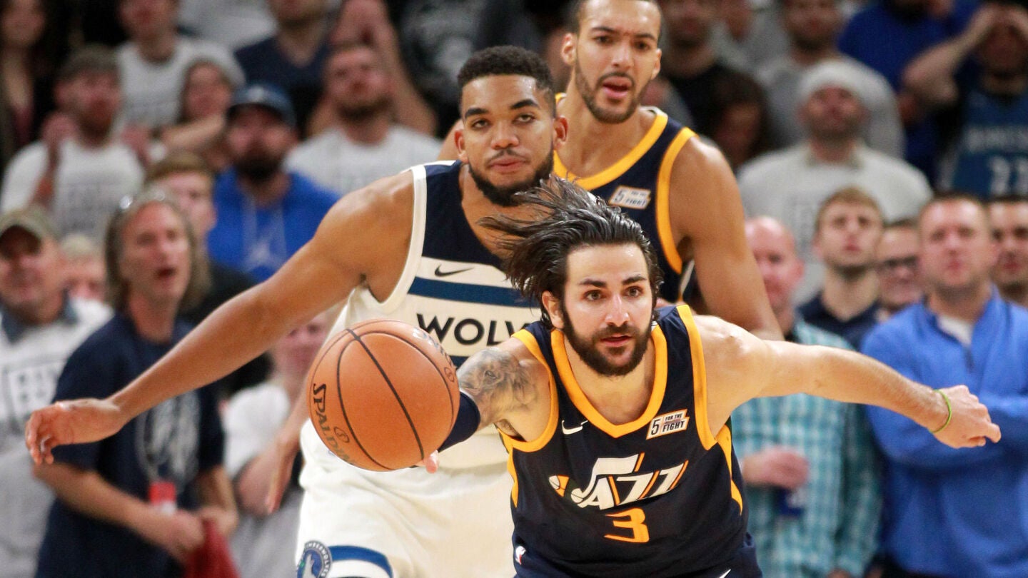 Ricky Rubio, en acci&oacute;n ante los Wolves
