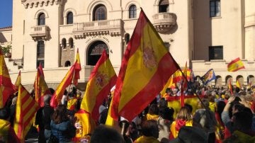Concentración en Barcelona para apoyar a las fuerzas de seguridad del Estado