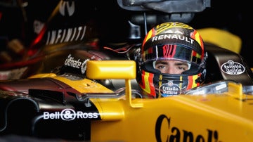 Carlos Sainz, a bordo del Renault