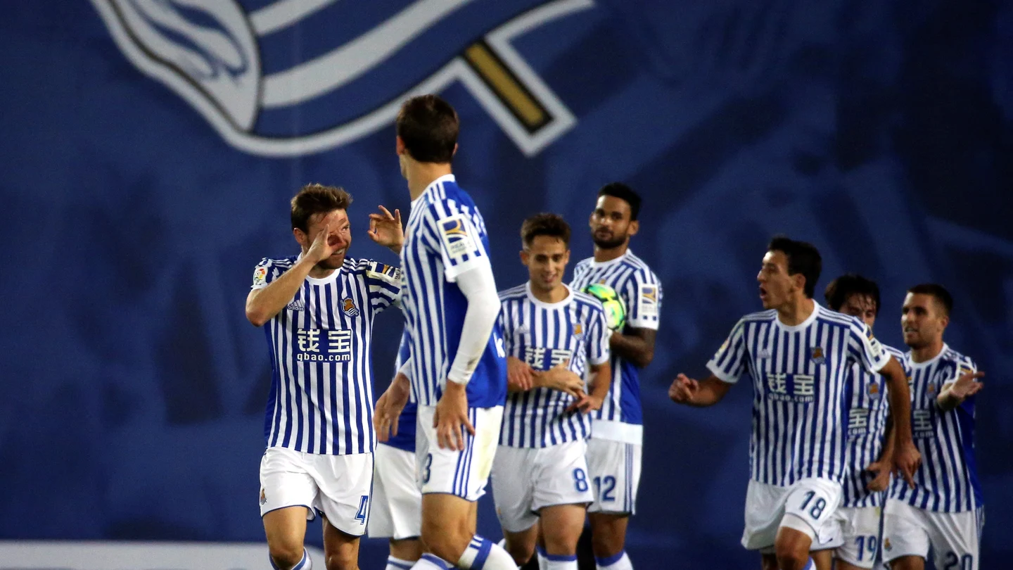 Los jugadores de la Real Sociedad celebran un gol Los jugadores de la Real Sociedad celebran un gol