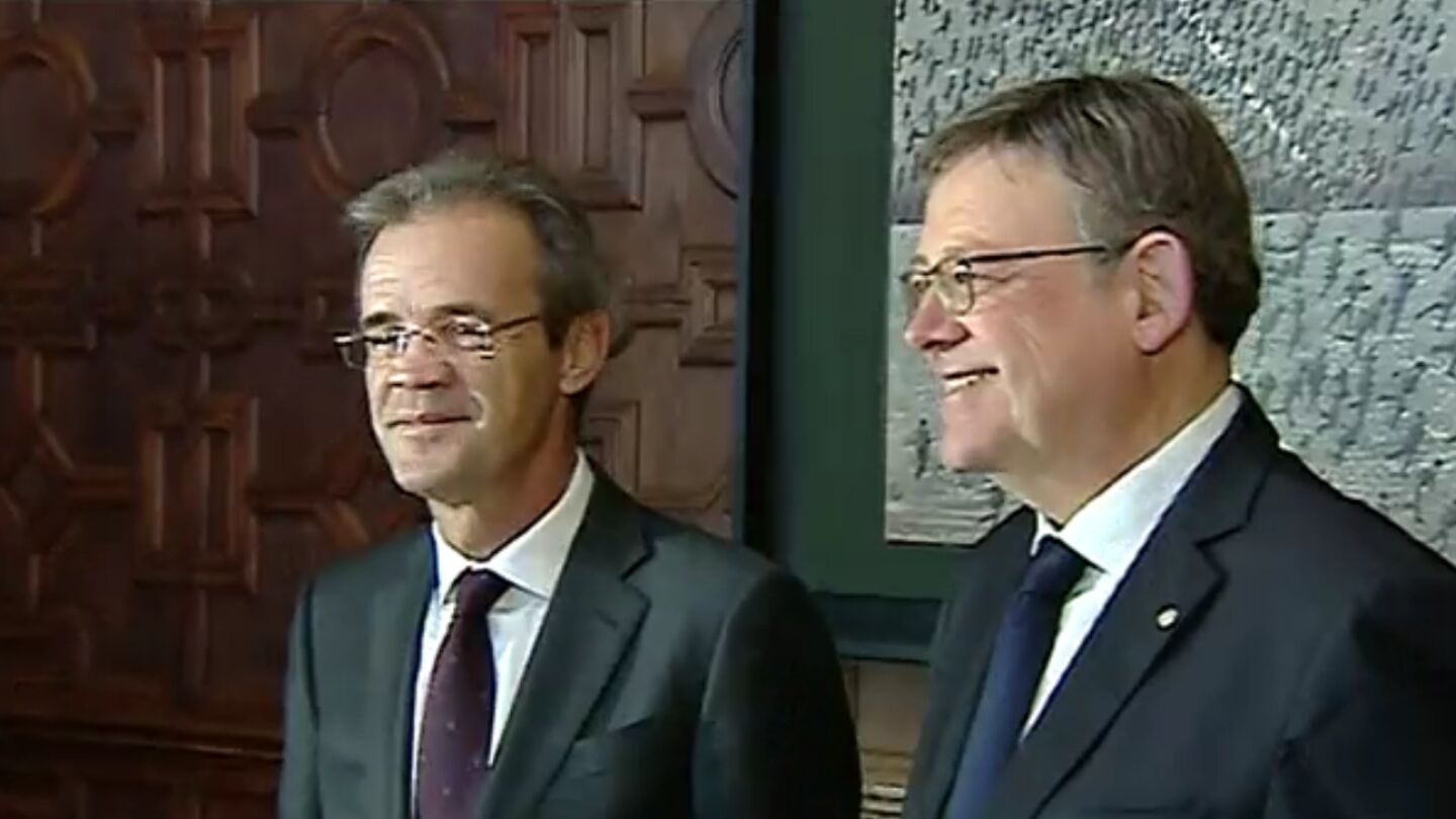 Ximo Puig y Jordi Gual en la primera reuni&oacute;n de CaixaBank desde su cambio de sede social