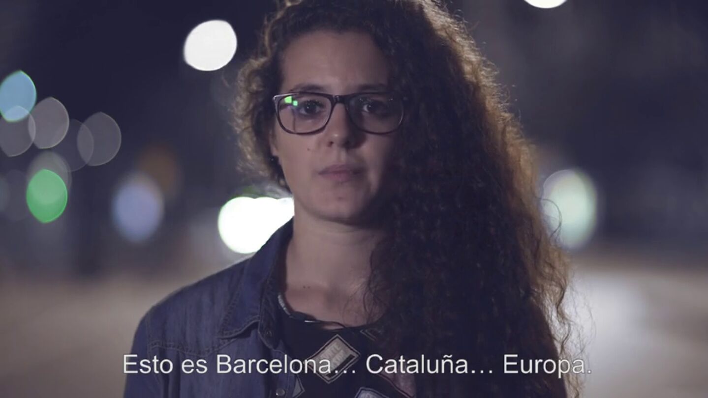 Sociedad Civil Catalana lanza una parodia del v&iacute;deo propagand&iacute;stico de &Ograve;mnium: 'Help de Catalan nationalists'