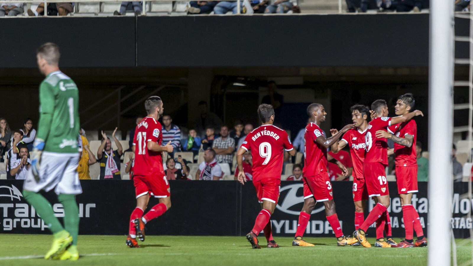 El Sevilla celebra un tanto en la victoria ante el Cartagena