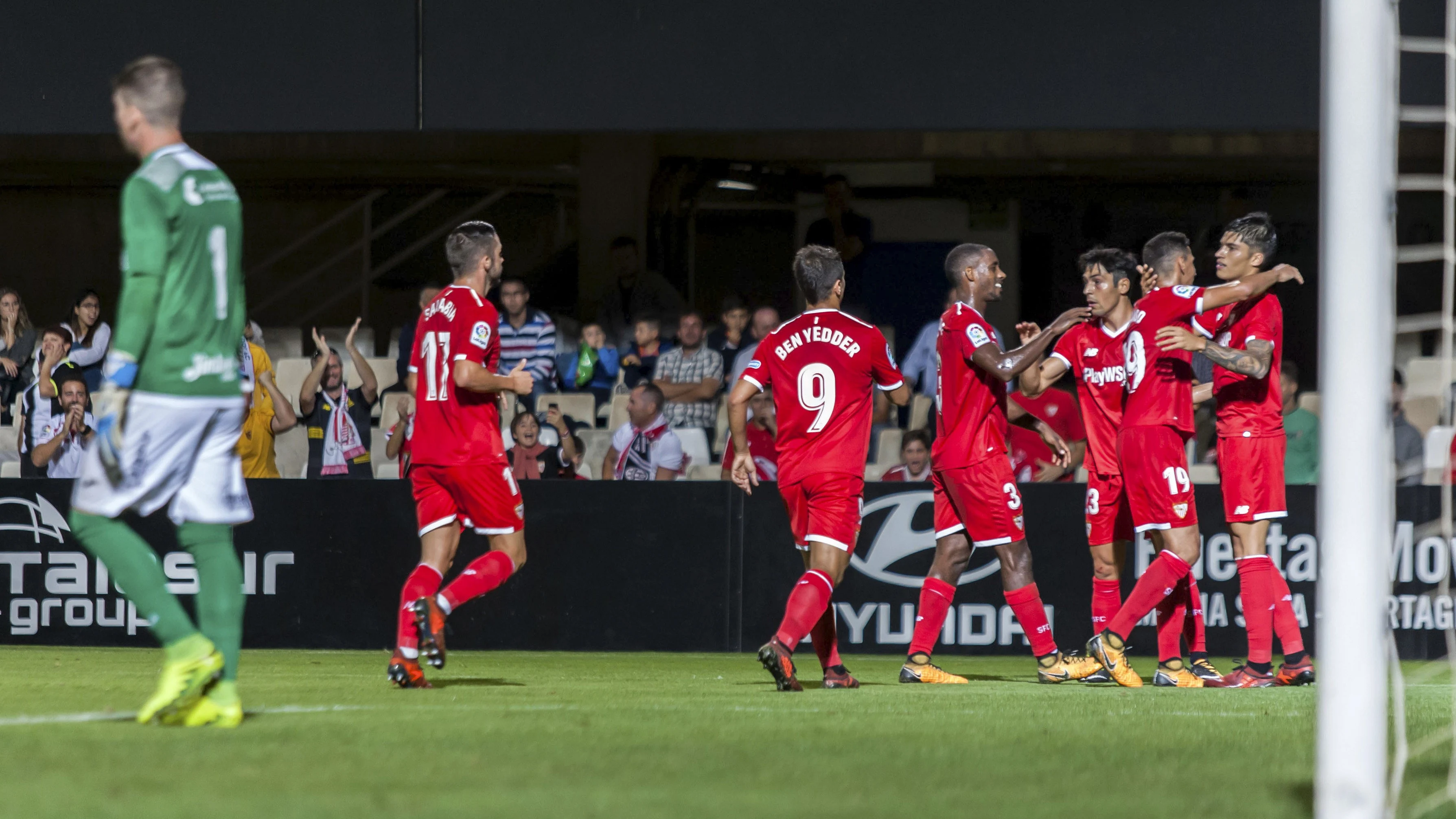 El Sevilla celebra un tanto en la victoria ante el Cartagena