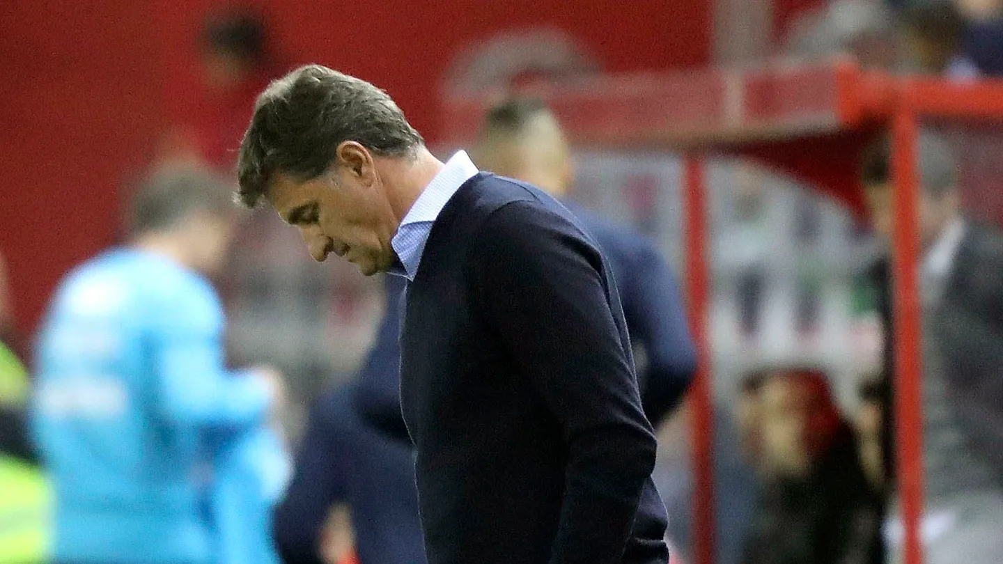 Míchel, cabizbajo tras la derrota del Málaga Míchel, cabizbajo tras la derrota del Málaga