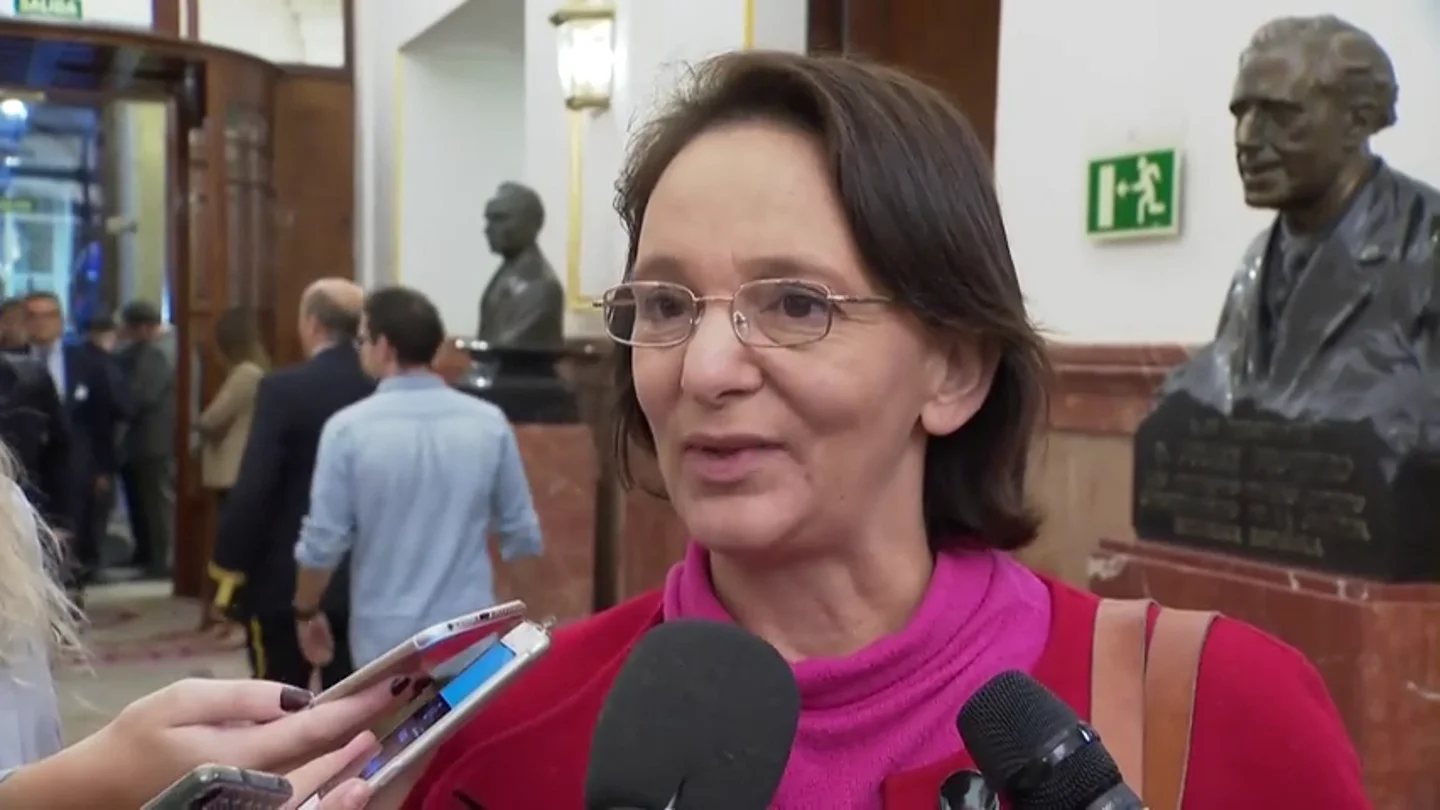 Bescansa: "Me gustaría un Podemos que le hablase más a España y a los españoles y no solo a los independentistas" Bescansa: "Me gustaría un Podemos que le hablase más a España y a los españoles y no solo a los independentistas"