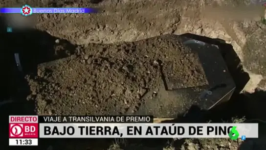 El surrealista momento en el que José Antonio Masegosa es enterrado vivo El surrealista momento en el que José Antonio Masegosa es enterrado vivo