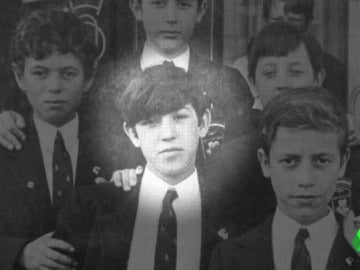 Carlos, el atracador de Cangas de Onís cuando era niño Carlos, el atracador de Cangas de Onís cuando era niño