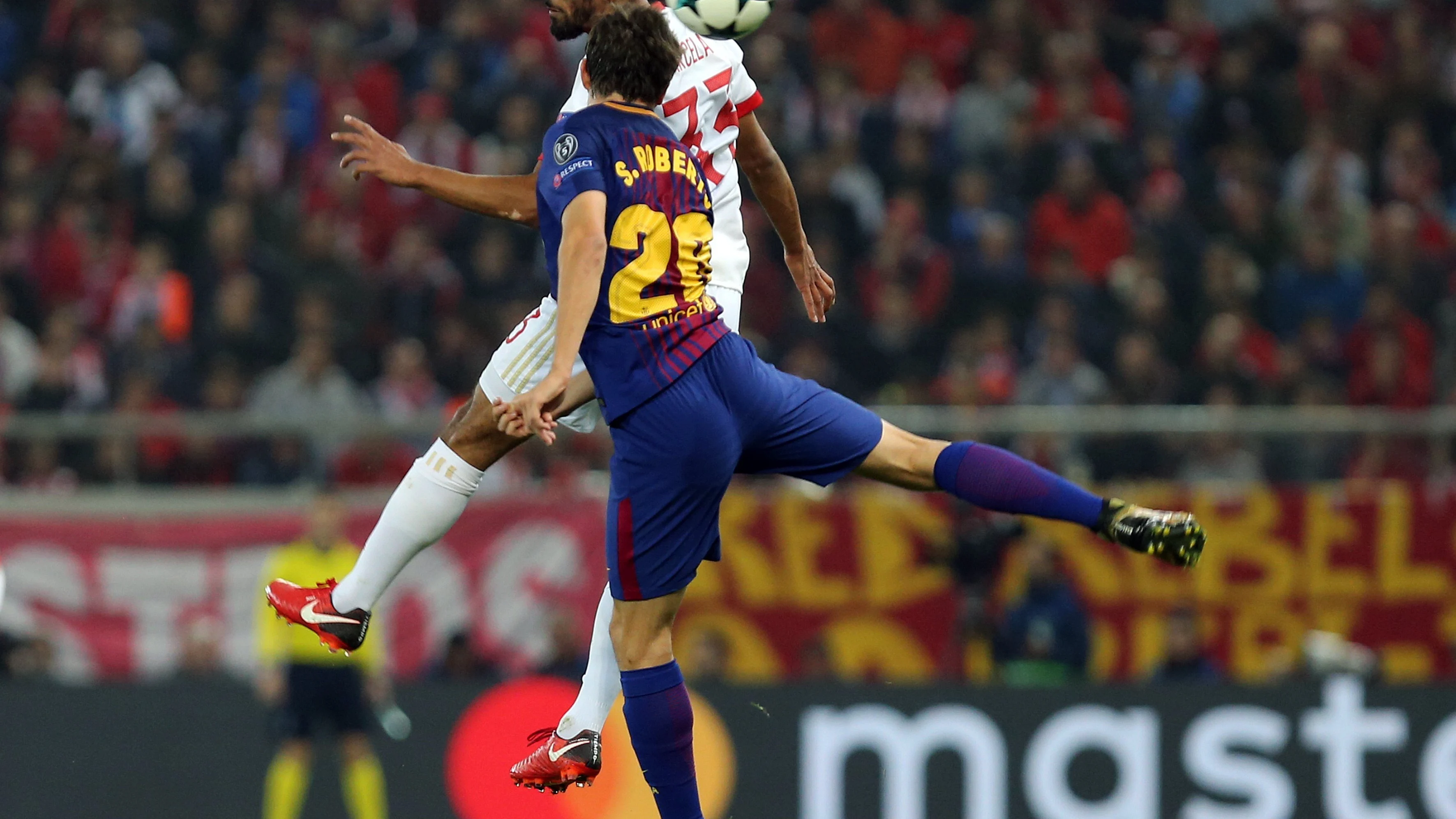 Sergi Roberto, en acción ante Olympiacos