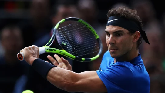 Rafa Nadal golpea de revés durante su partido contra Chung Rafa Nadal golpea de revés durante su partido contra Chung