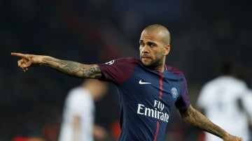 Dani Alves, en un partido con el PSG