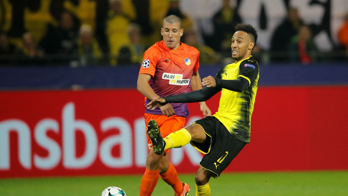 Aubameyang, ante el APOEL